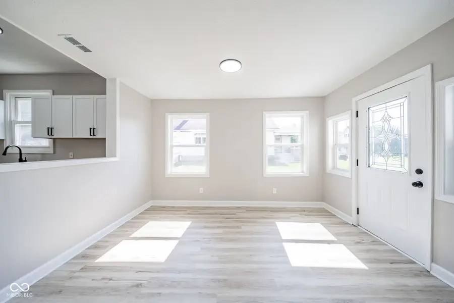 1322 S E Street, Elwood, IN 46036 - #3