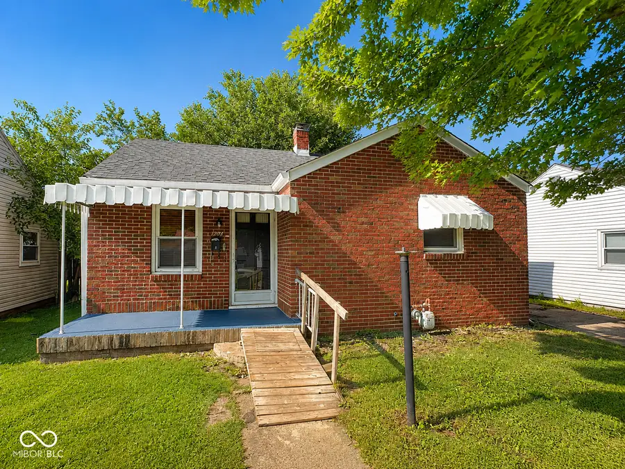 208 E 35th Street, Anderson, IN 46013 - #2