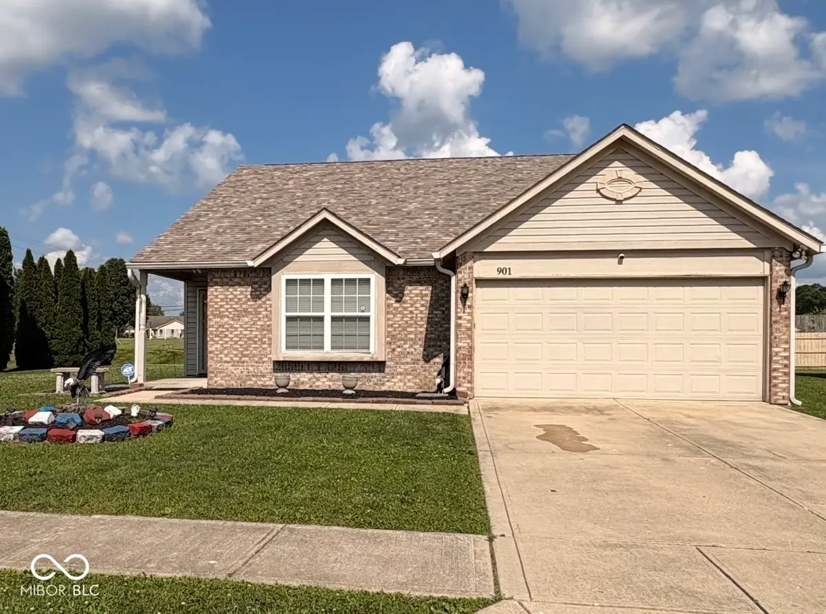 901 Nicole Way, Whiteland, IN 46184 - #1