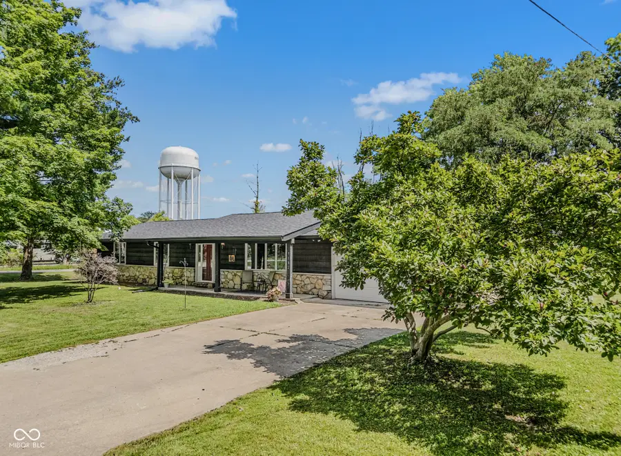 9182 N Cherry Hills Drive, Columbus, IN 47201 - #3