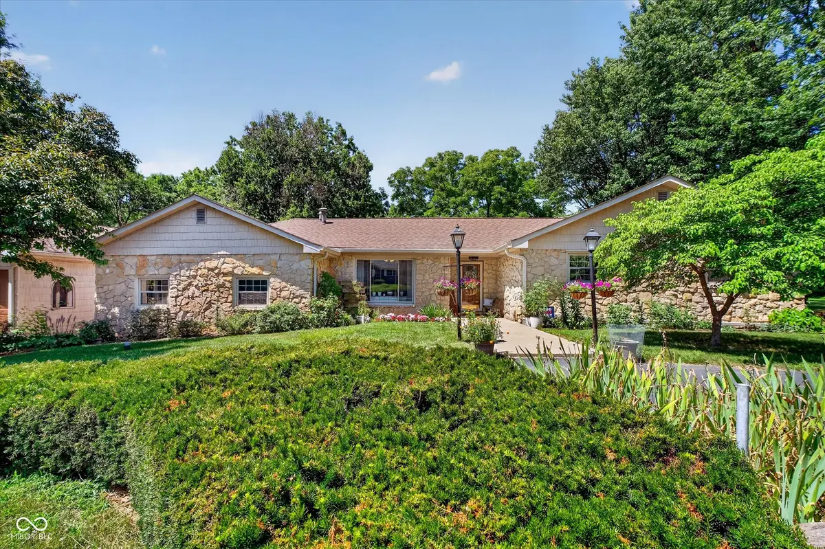 6926 Woodridge Drive, Avon, IN 46123 - #1