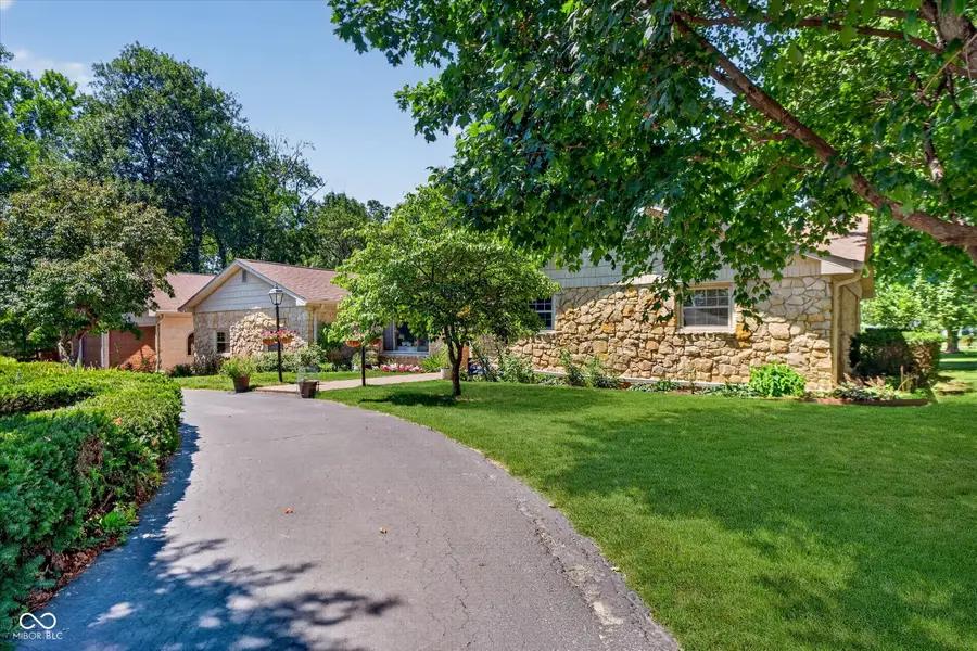 6926 Woodridge Drive, Avon, IN 46123 - #2