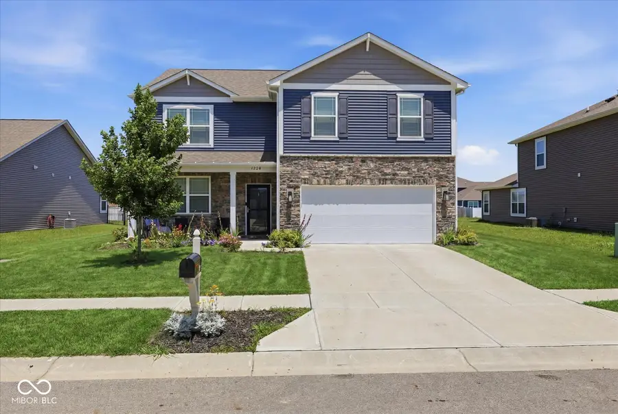 1420 Honeysuckle Drive, Shelbyville, IN 46176 - #3