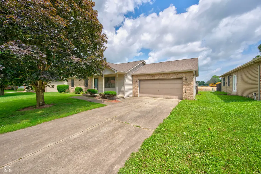 2530 Cedarridge, Columbus, IN 47203 - #2