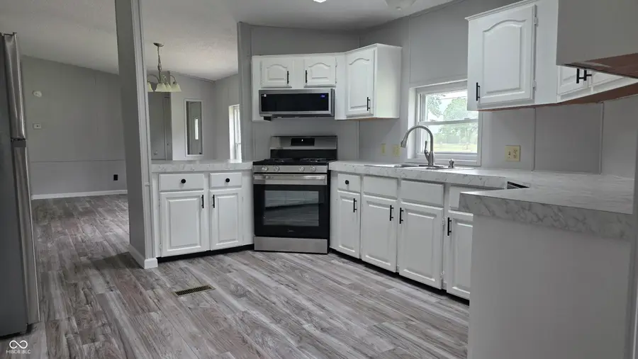 562 S 400 E, Kokomo, IN 46902 - #3