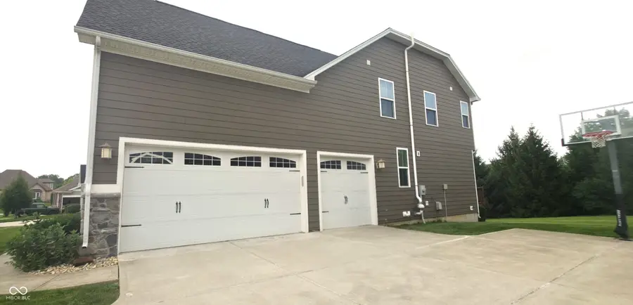 4525 Golden Eagle Court, Zionsville, IN 46077 - #3