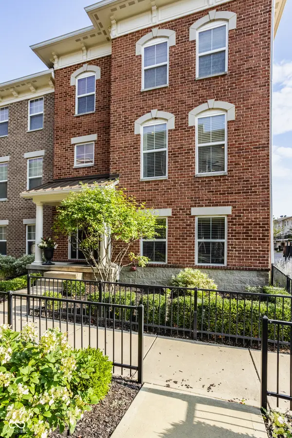 9494 Oakley Drive, Indianapolis, IN 46260