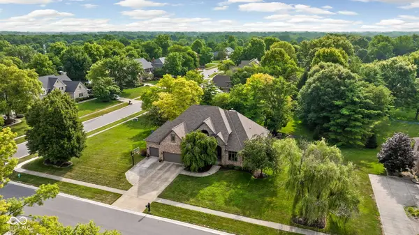 9904 Oak Ridge Drive, Zionsville, IN 46077