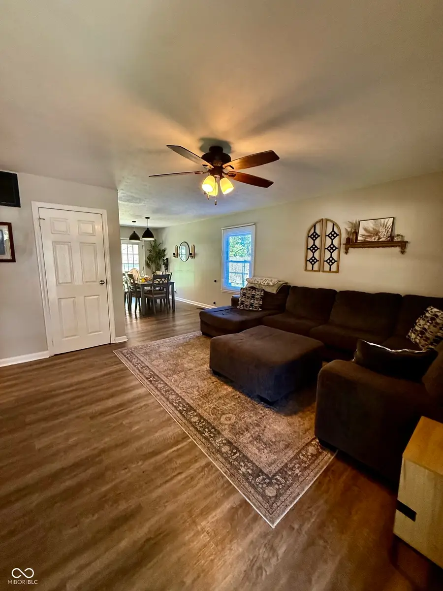 534 S Alpha Avenue, Brownsburg, IN 46112 - #2