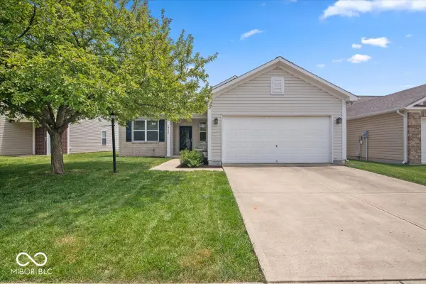 19406 Prairie Crossing Drive, Noblesville, IN 46062