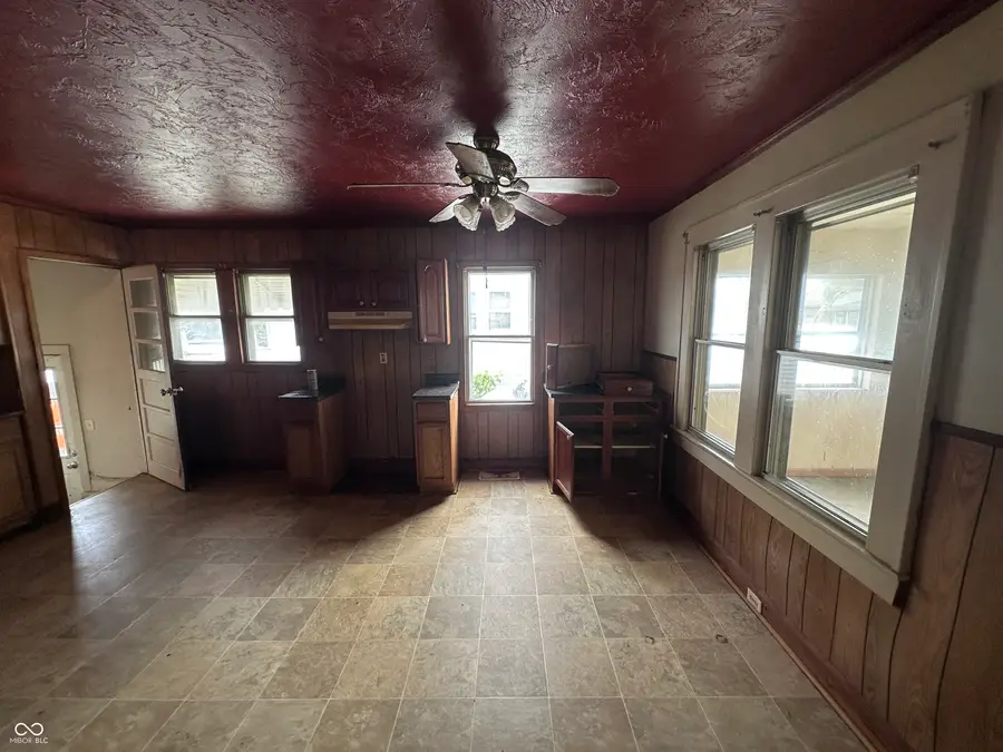 619 E 27th Street, Anderson, IN 46016 - #3