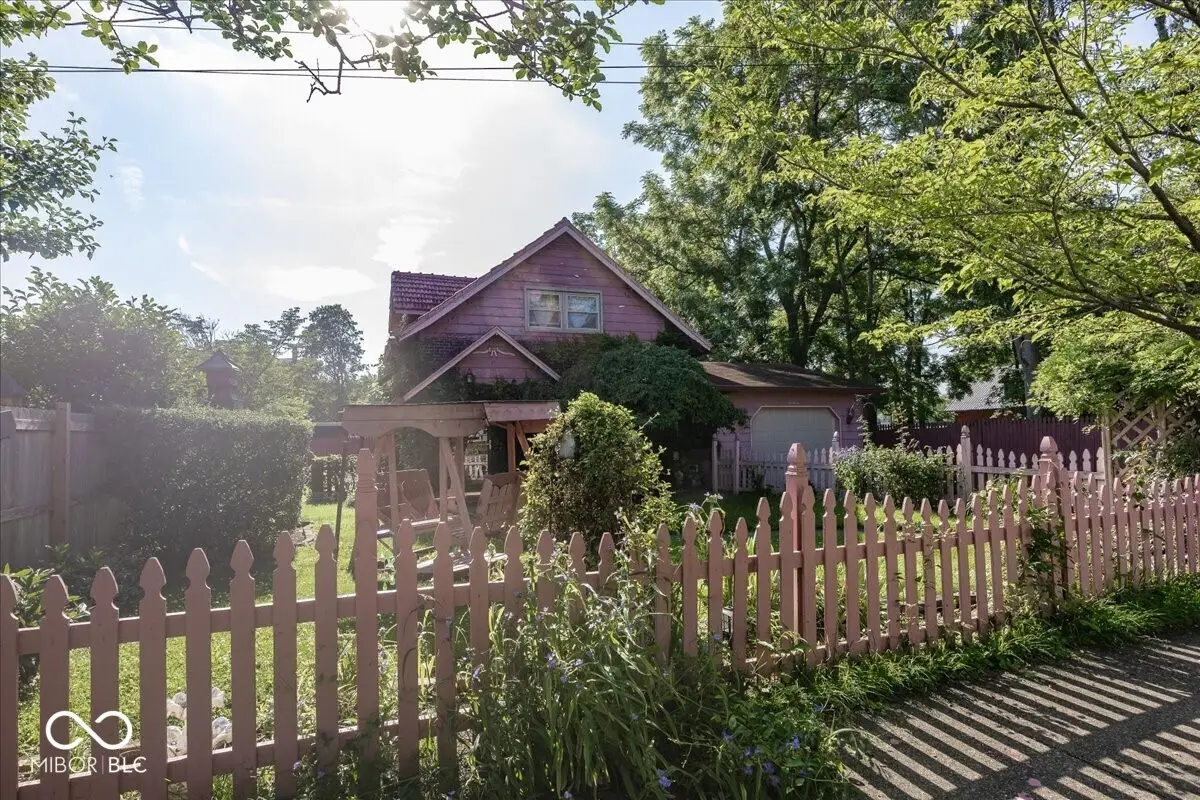 17 S Hough Street, Greenfield, IN 46140 - #1