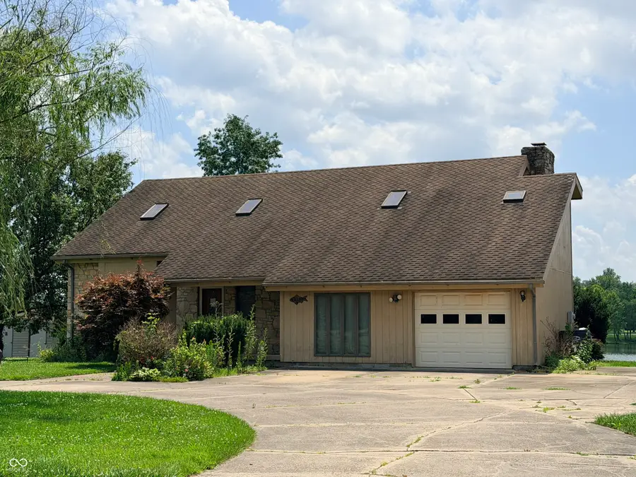 10109 E County Road 275 N, Seymour, IN 47274 - #2
