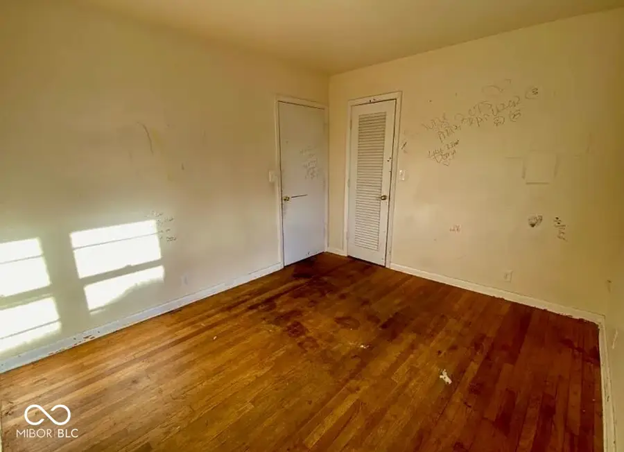 867 W Seventh Street W, Greenfield, IN 46140 - #2