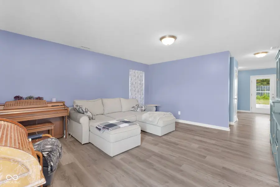 3344 Spring Valley Drive, Columbus, IN 47203 - #3