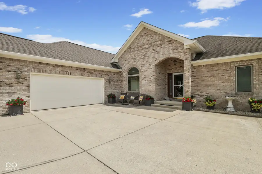 4949 W Cedar Creek Drive, New Palestine, IN 46163 - #2