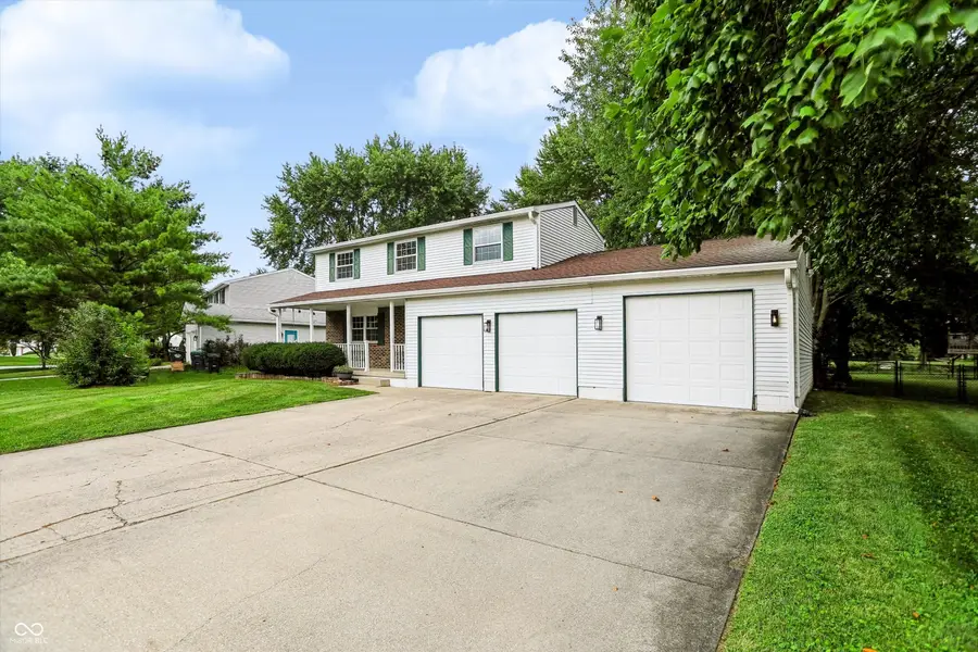 415 Meadowview Lane, Greenwood, IN 46142 - #3
