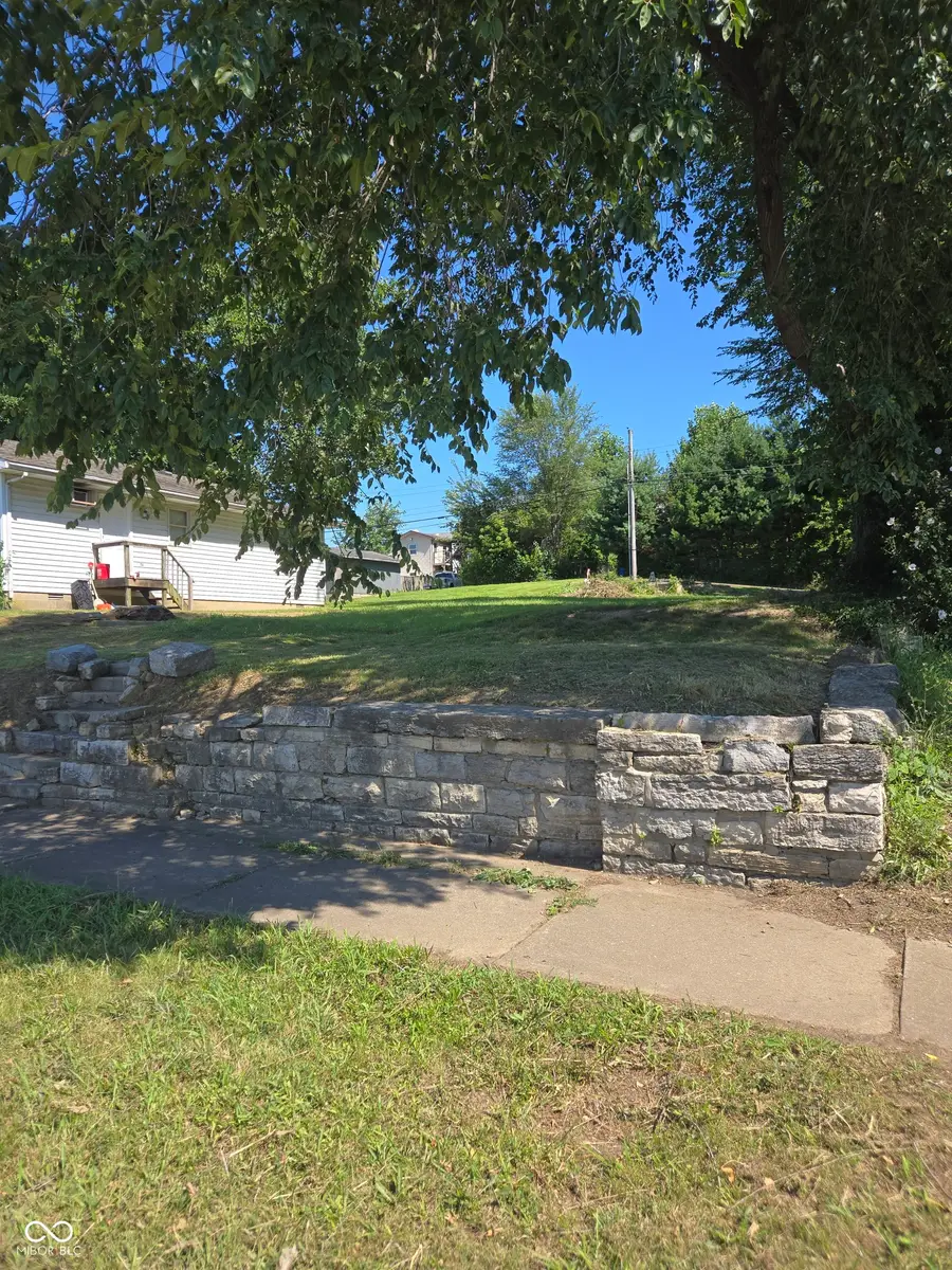 624 E O And M Avenue, North Vernon, IN 47265 - #3