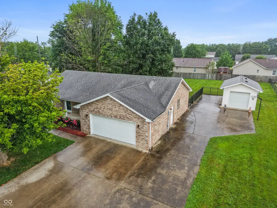 4534 Hackberry Drive, Columbus, IN 47201 - #2