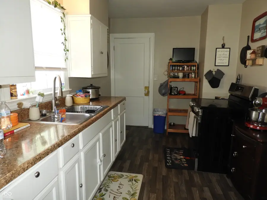 1504 W 11th Street, Anderson, IN 46016 - #3
