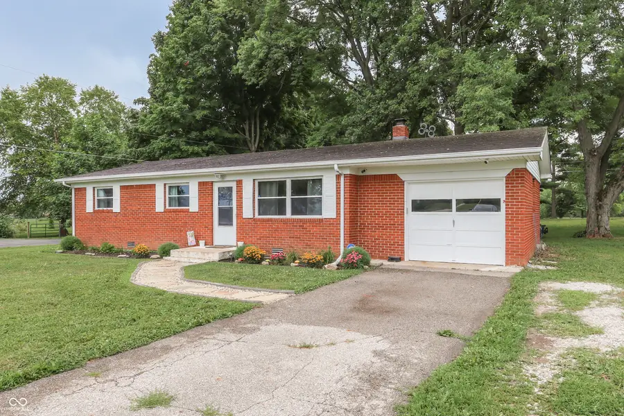 8025 W Sycamore Road, Fairland, IN 46126 - #2
