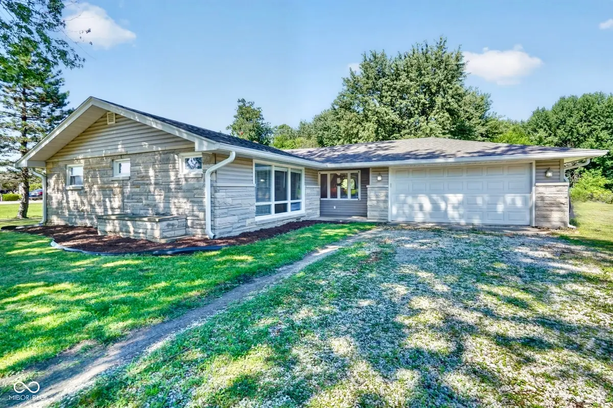 8909 N Lakewood Drive, Muncie, IN 47303 - #1