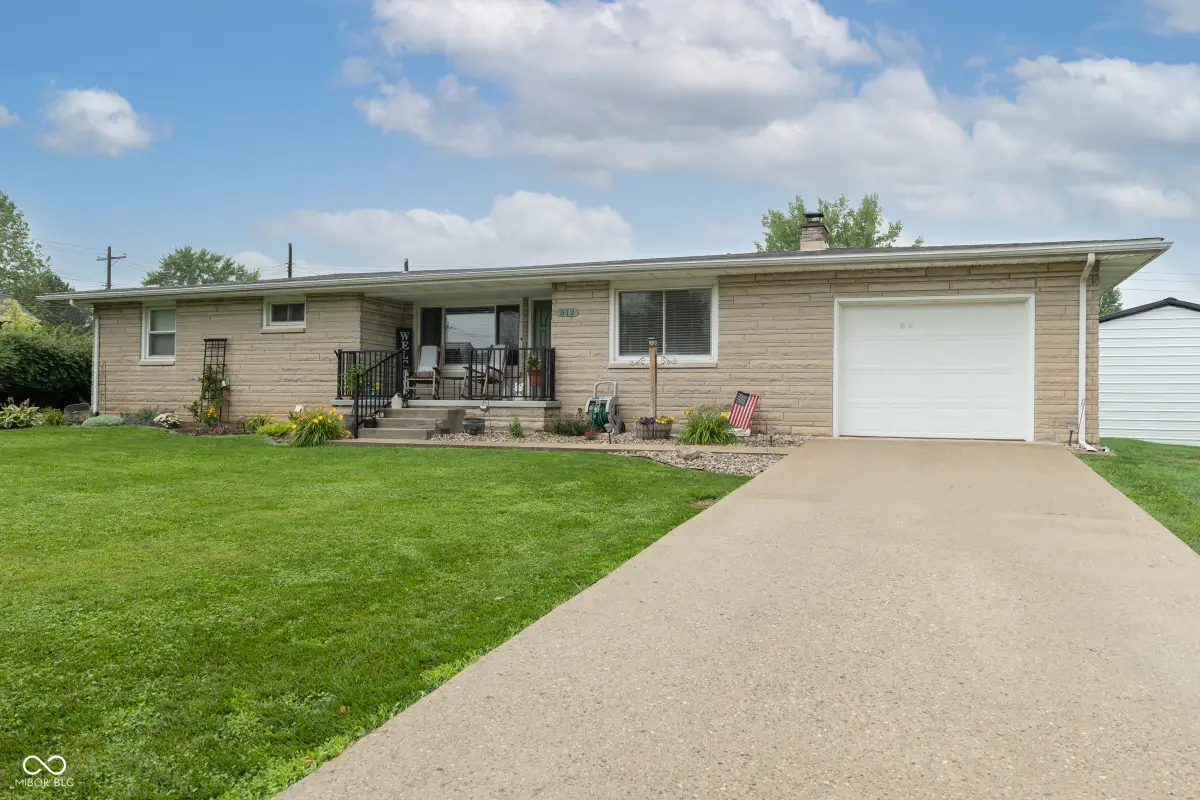 512 W Washington Street, Alexandria, IN 46001 - #1