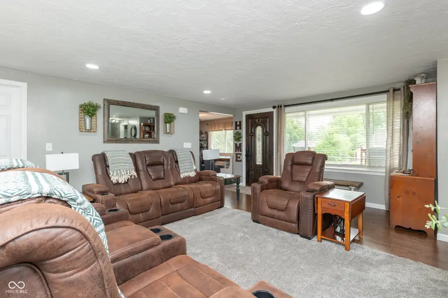 512 W Washington Street, Alexandria, IN 46001 - #3