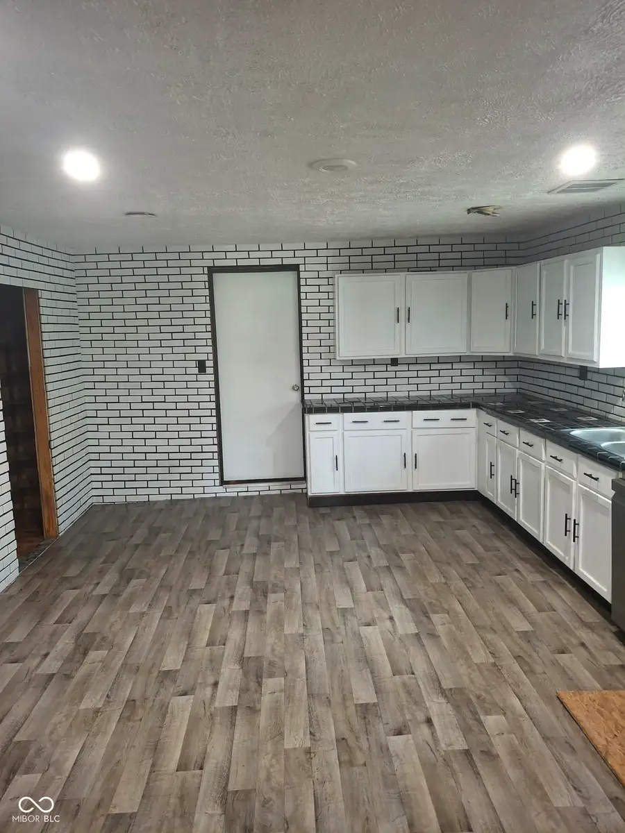 3005 S Pershing Drive, Muncie, IN 47302 - #2