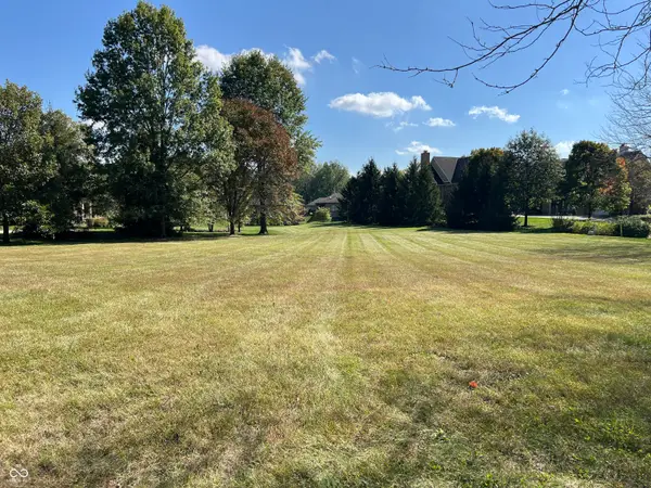 887 Box Turtle Court, Columbus, IN 47201