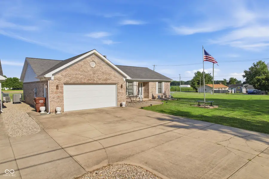 636 S Murphy Avenue, Brazil, IN 47834 - #2