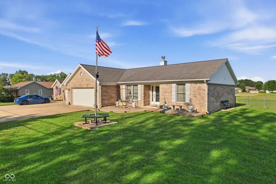 636 S Murphy Avenue, Brazil, IN 47834 - #3