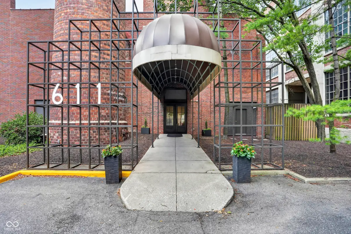 611 N Park Avenue N #102, Indianapolis, IN 46204 - #1