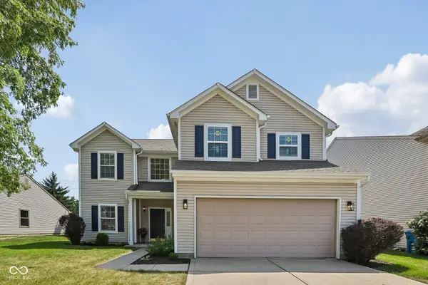 13823 Oak Grove Court, Fishers, IN 46038