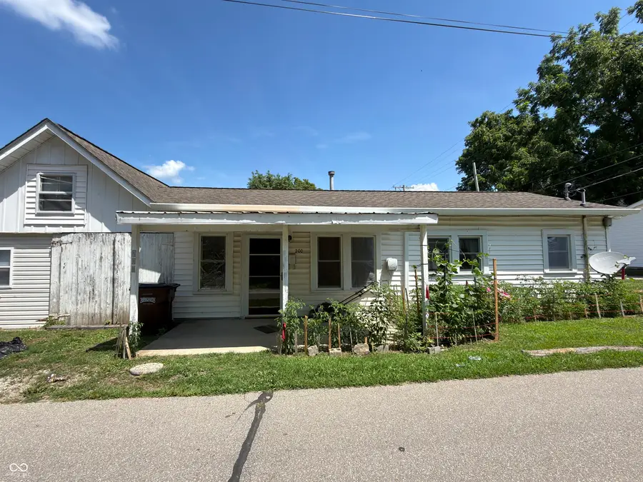 407 S Pleasant Street, Edinburgh, IN 46124 - #2