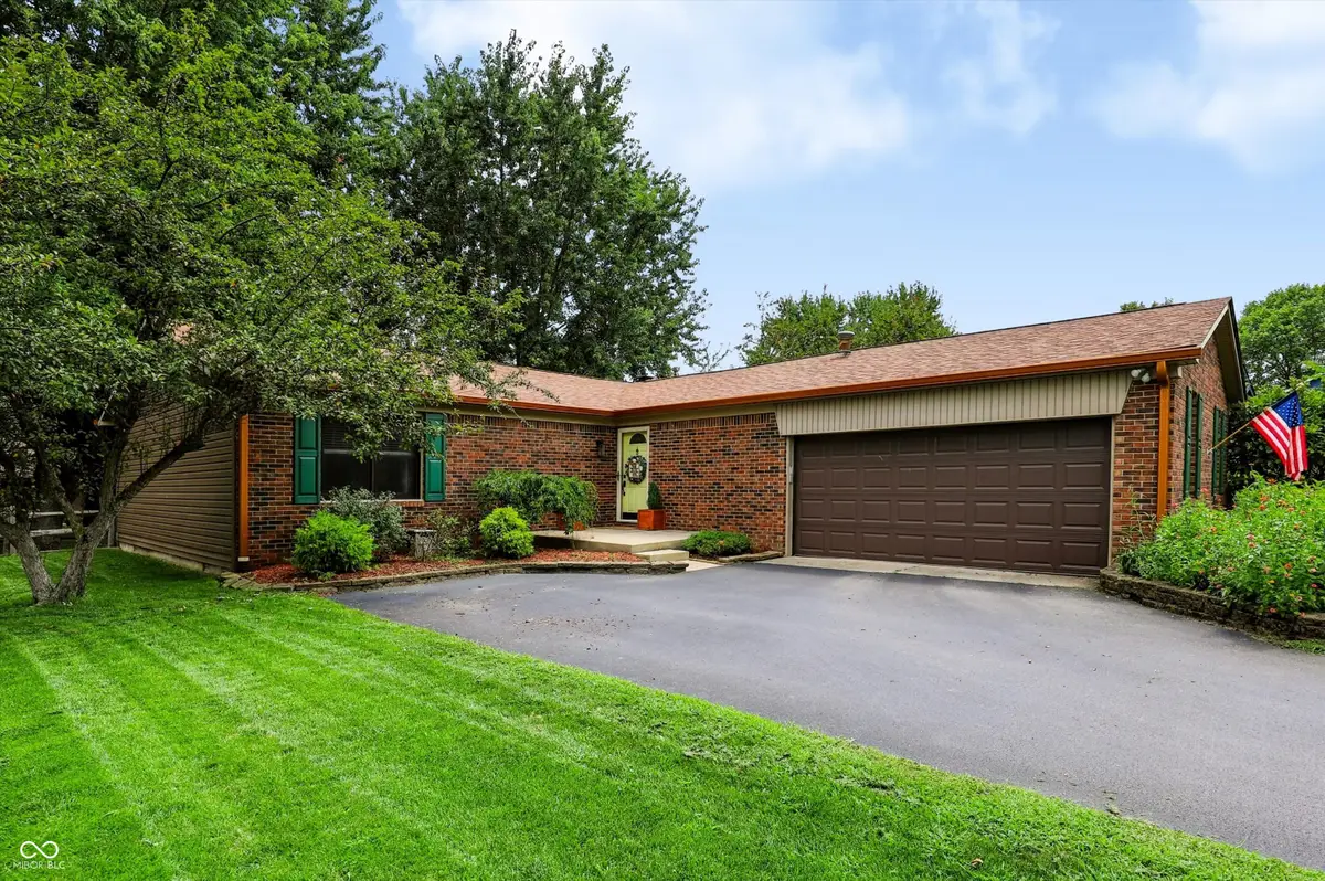 208 Ironwood Circle, Noblesville, IN 46062 - #1