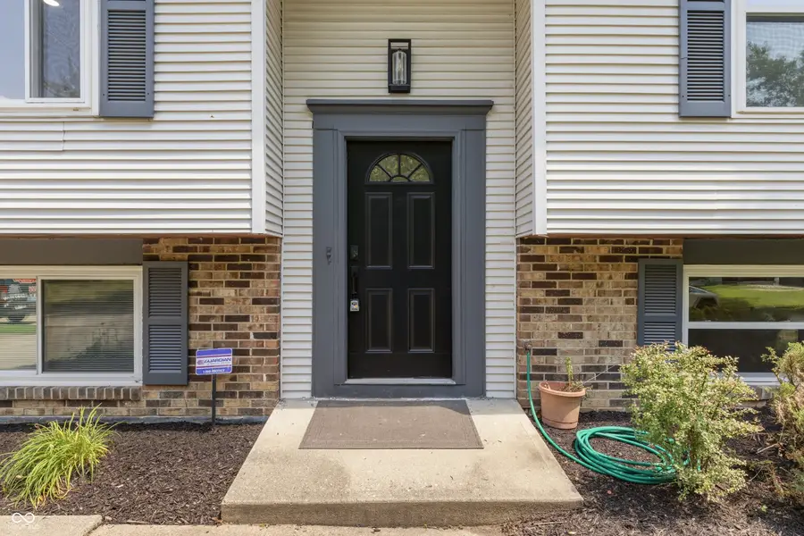 9505 Thornwood Drive, Indianapolis, IN 46250 - #3