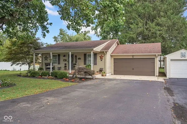 3325 Sycamore Drive, Columbus, IN 47203