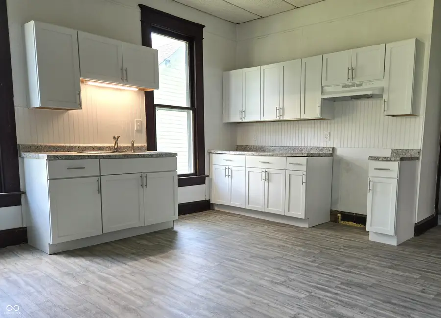 305 S Vine Street, Seymour, IN 47274 - #2