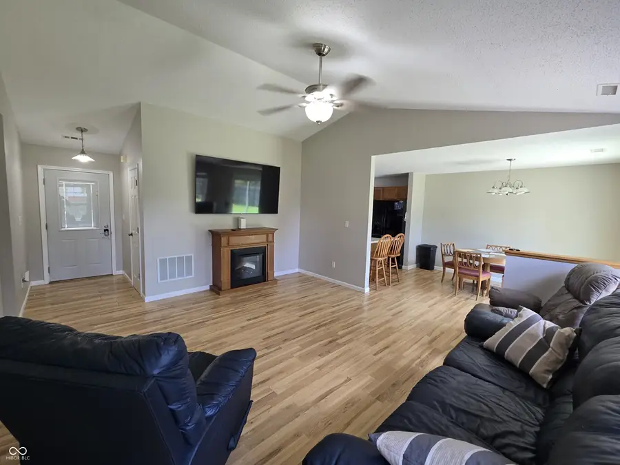 2069 Creekside Drive, Seymour, IN 47274 - #2
