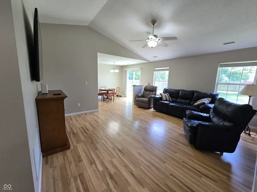 2069 Creekside Drive, Seymour, IN 47274 - #3