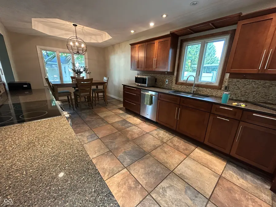 3256 Muriel Place, Columbus, IN 47203 - #2