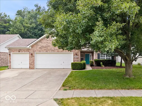 5882 Lost Oaks Drive, Carmel, IN 46033
