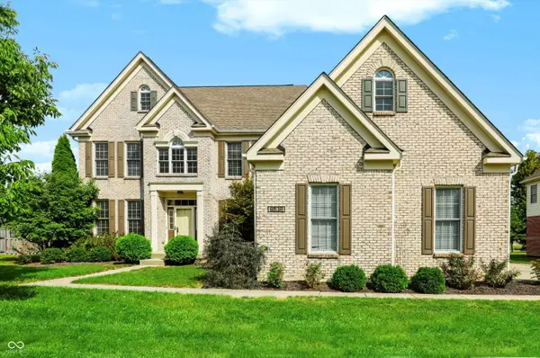 8838 Pin Oak Drive, Zionsville, IN 46077