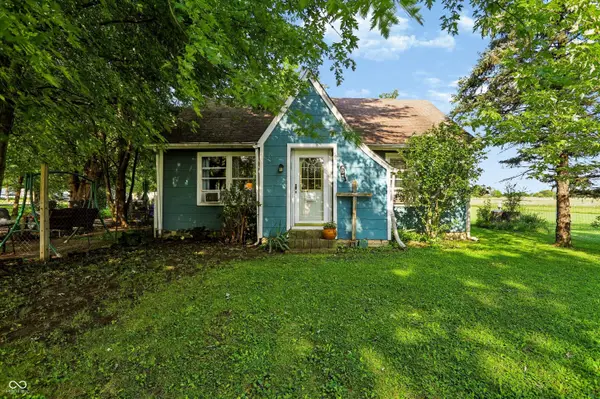 7604 N 1200 E, Shirley, IN 47384