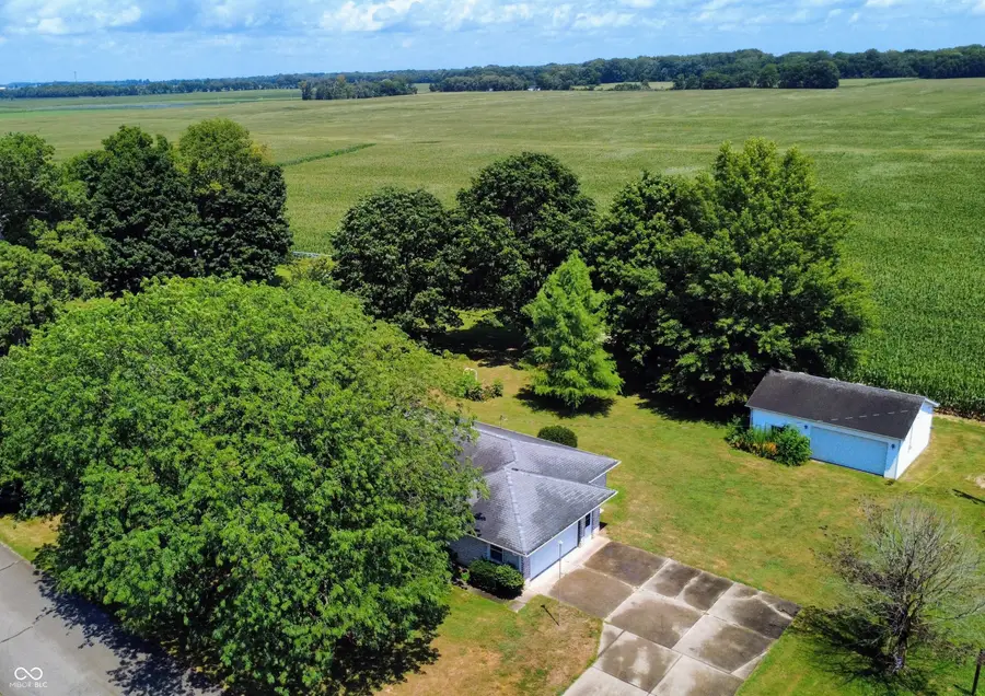 10112 N Hickory Lane, Columbus, IN 47203 - #3