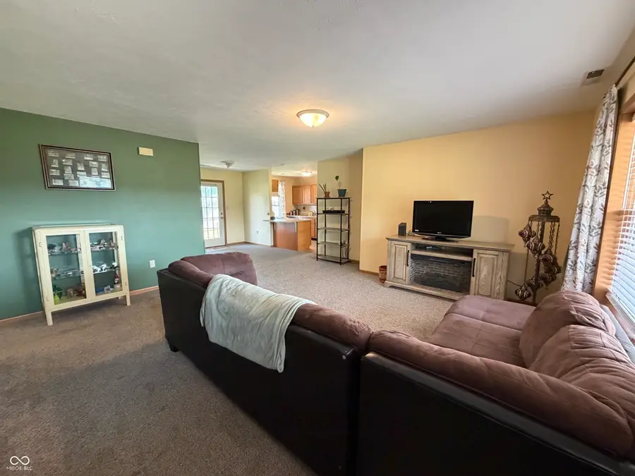 226 E Court Drive, Cayuga, IN 47928 - #3
