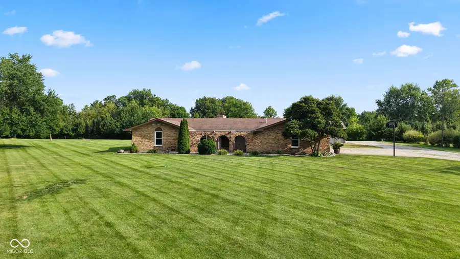 3885 Honey Creek Court, Greenwood, IN 46143 - #2