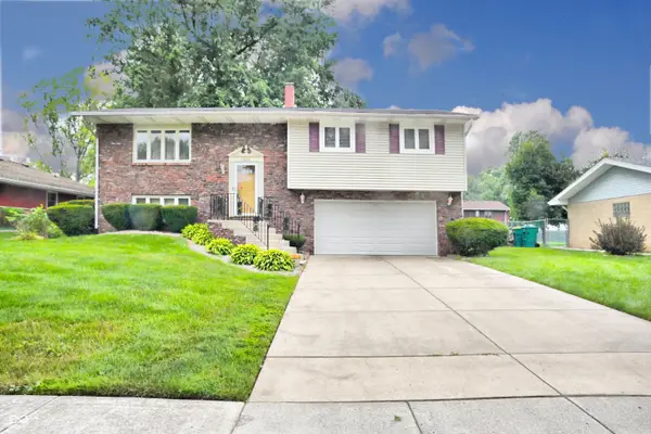 7880 Delaware Place, Merrillville, IN 46410