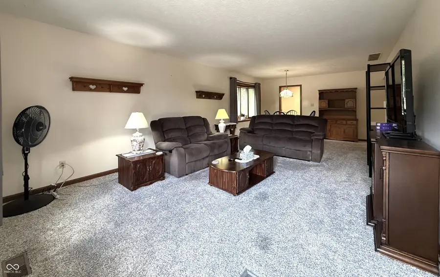 1339 Holiday E, Brownsburg, IN 46112 - #2